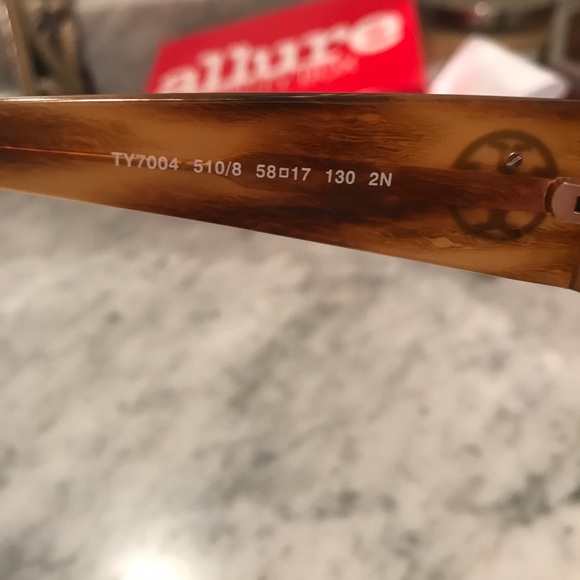 EUC Tory Burch sunglasses - Picture 3 of 4